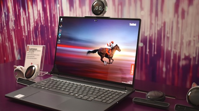 Felújított Lenovo üzleti laptop modern kiegészítőkkel, amely jó ár-érték arányú választás lehet munkához és otthoni használatra.